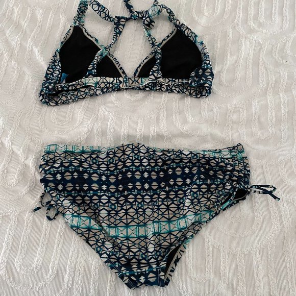 Geometric Patterned Bikini Set - Picture 2 of 2